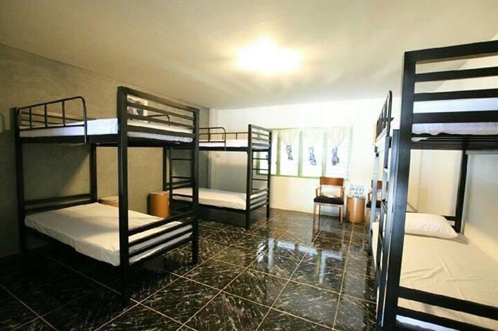 I Na Seaview Hostel Rayong Bagian luar foto