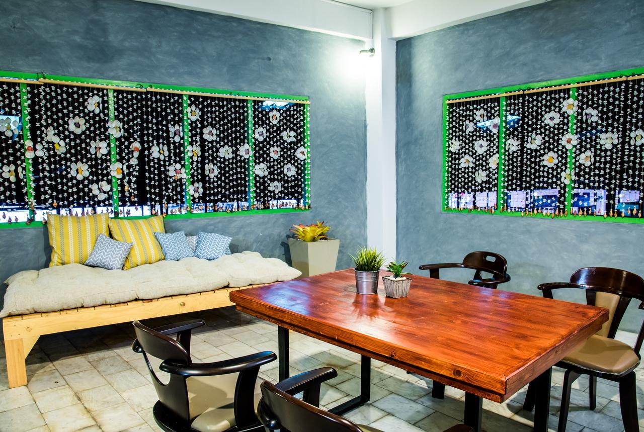 I Na Seaview Hostel Rayong Bagian luar foto