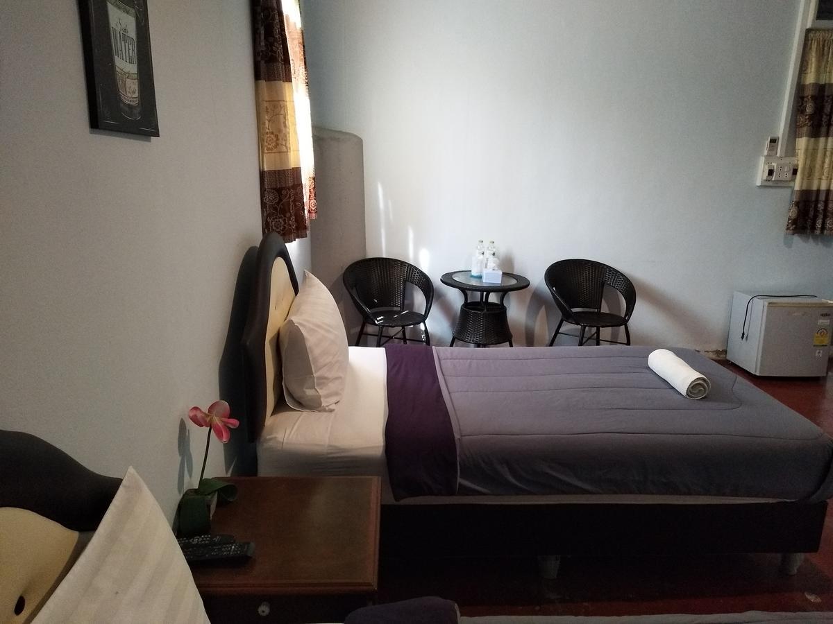 I Na Seaview Hostel Rayong Bagian luar foto
