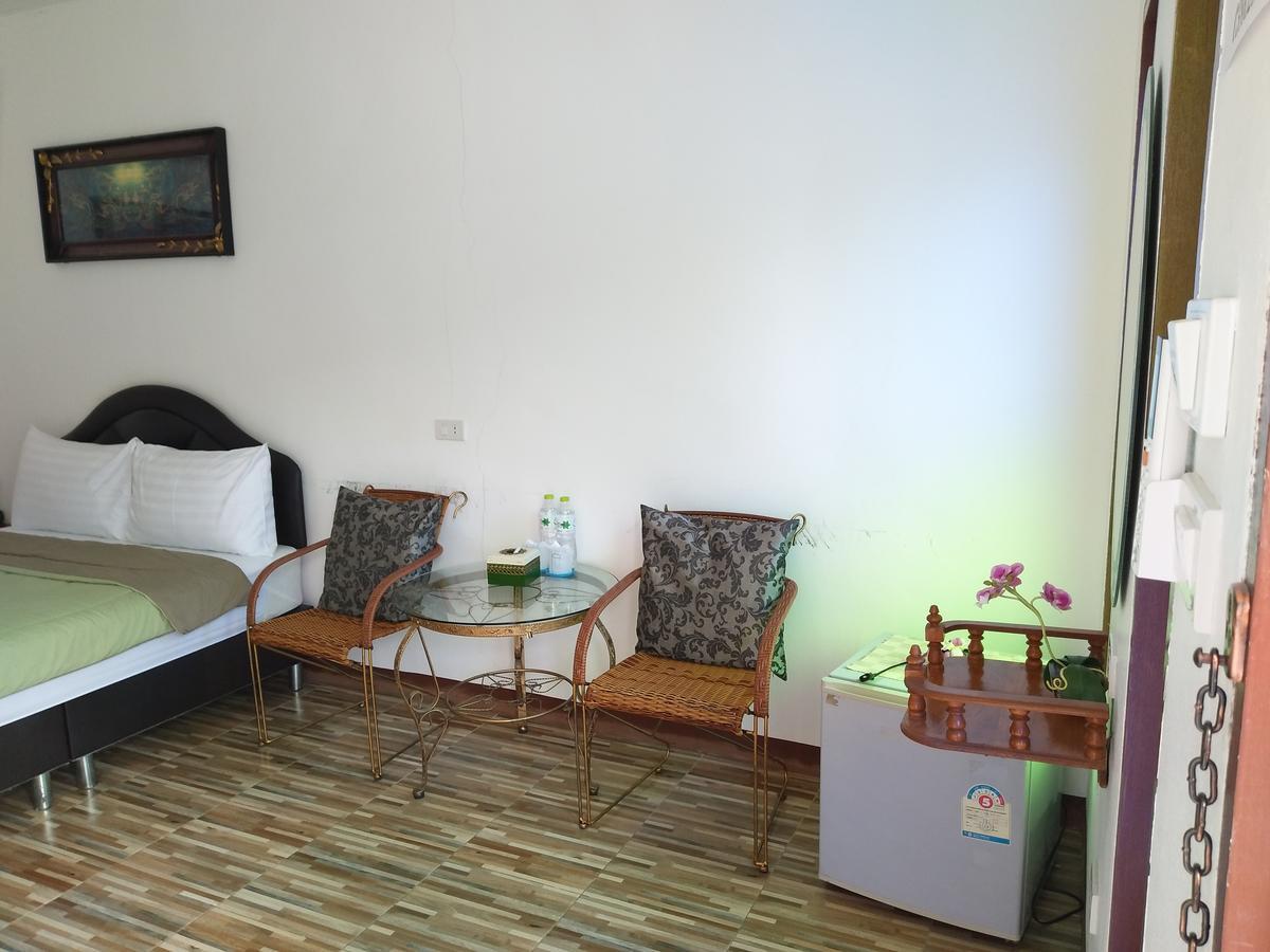 I Na Seaview Hostel Rayong Bagian luar foto