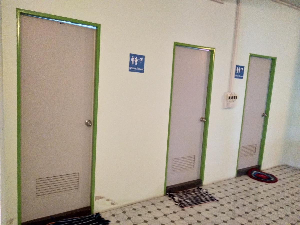I Na Seaview Hostel Rayong Bagian luar foto