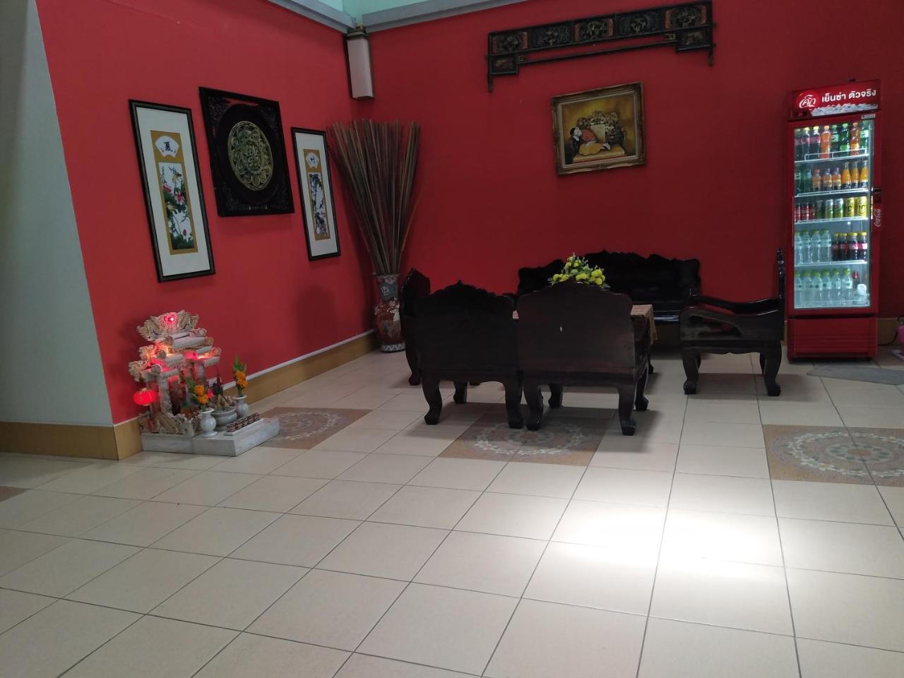 I Na Seaview Hostel Rayong Bagian luar foto